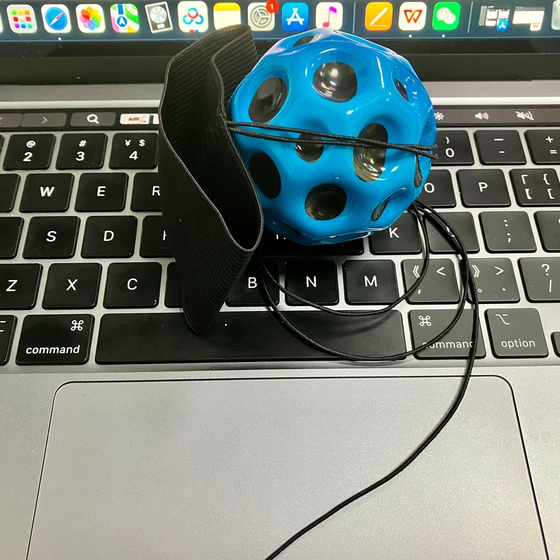 70mm Solid Wrist Elastic Holed Balls Decompression Toy