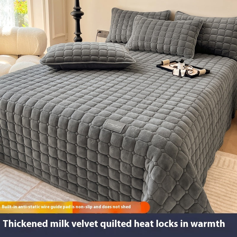 Milk Fiber Coral Fleece Bedspread One-piece Autumn And Winter Fleece-lined