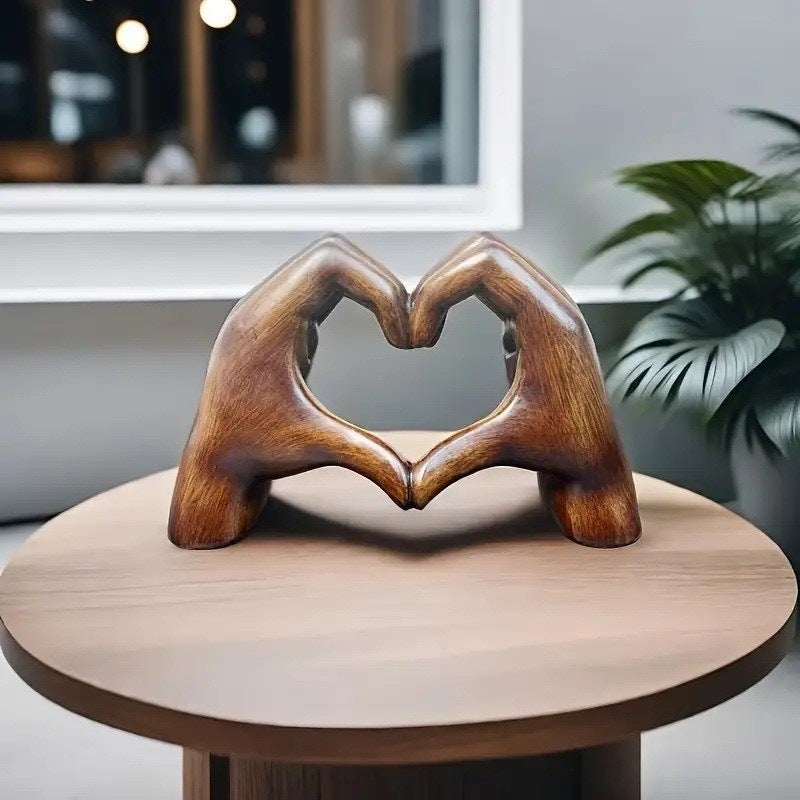 Love Heart Shaped Decoration Statue Resin Craft